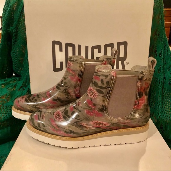 Cougar Kensington waterproof Chelsea boot.
Size 6 used - Picture 8 of 10